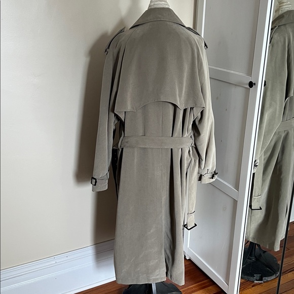 Vintage Hunt Club Double-Breasted Trench Coat | Men's Size 44 Reg | Khaki/Tan - Picture 5 of 8
